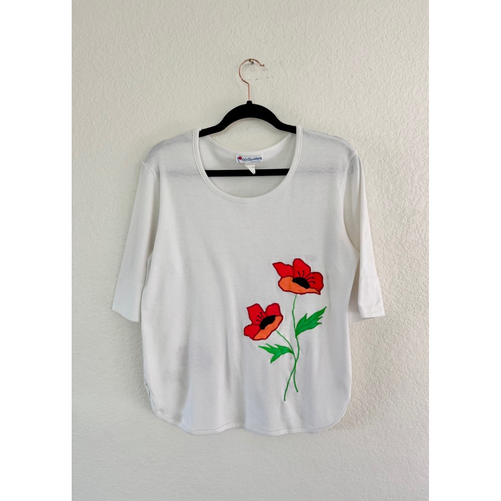 Pointmakers Phoenix Vintage White Red Poppy Floral Embroidered Scoop Neck Top‎